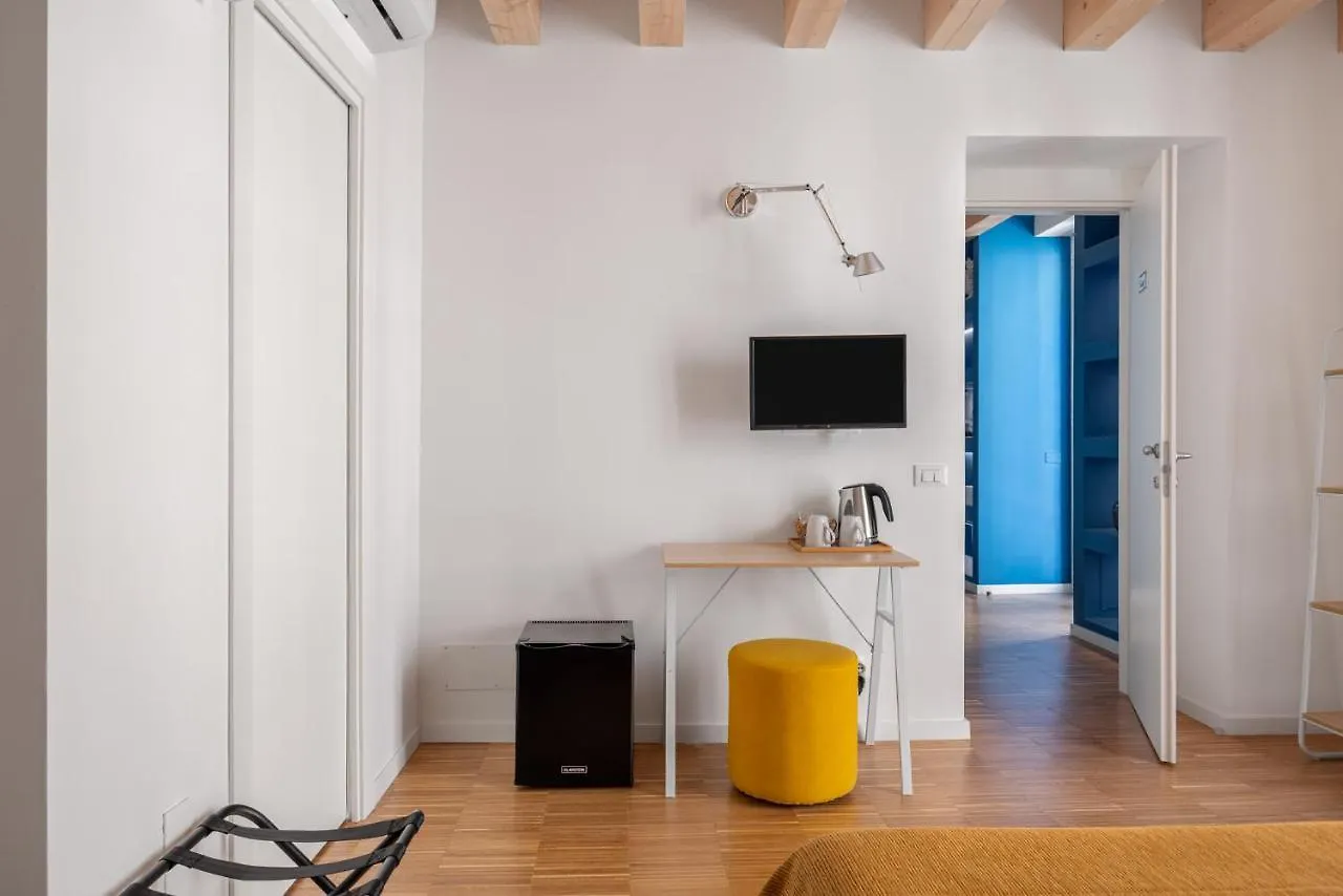Le Stanze Di Triyah Bed & Breakfast Palermo Italy