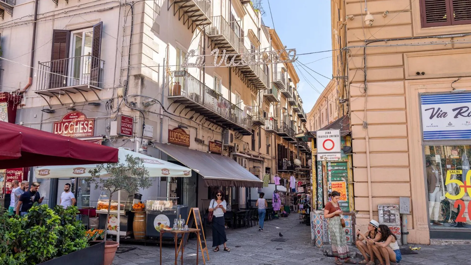 Le Stanze Di Triyah Bed & Breakfast Palermo 0*,  Italy